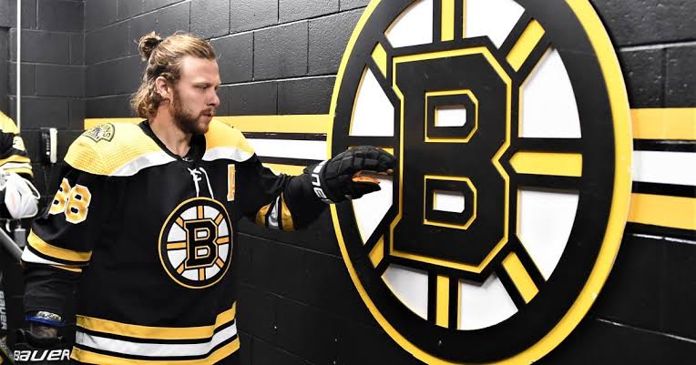 Shocking Decision: Bruins’ General Manager, Don Sweeney, Decides Not to Re-Sign David Pastrnak, Instead Offers Deal to Artemi Panarin….