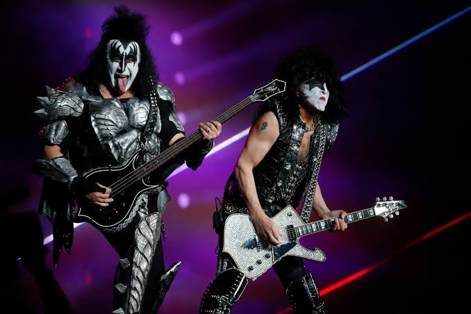 SUDDEN DECISION: VOLCANIC DECISION ROCKS KISS: PAUL STANLEY AND GENE SIMMONS ANNOUNCE SHOCKING SPLIT…