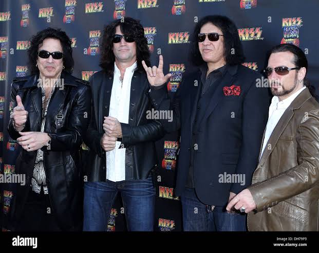 KISS Shocker: Paul Stanley and Gene Simmons Announce Split Eric Singer and Tommy Thayer Take Over as New Lead Vocalist…