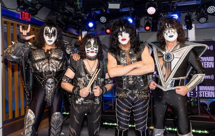 Breaking: KISS Reunites with Original Lineup for Farewell Tour: Paul, Gene, Peter, and Ace Together Again for ‘One Last Time…