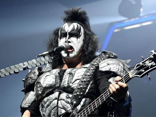 SAD NEWS: KISS Bassist Gene Simmons Mourns the Loss of Beloved Coworker and Friend, Longtime Stage Manager, Francis Stueber…