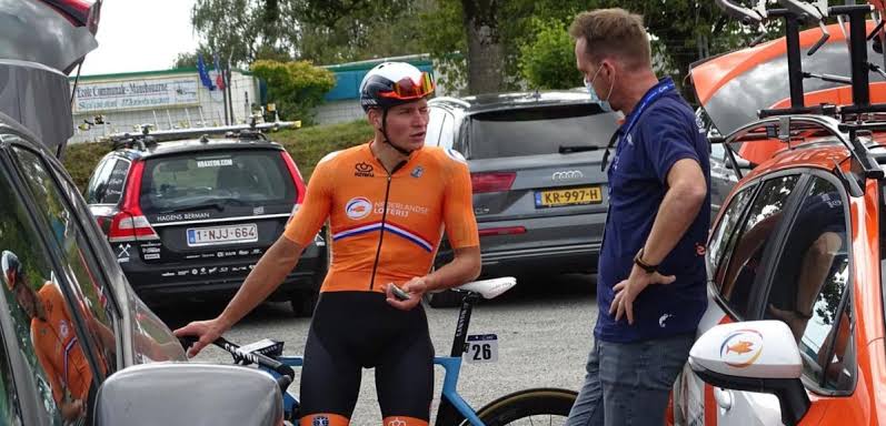 De Nederlandse bondscoach Koos Moerenhout heeft zijn sterke overtuiging geuit in het potentieel van Mathieu van der Poel om de overwinning te behalen…