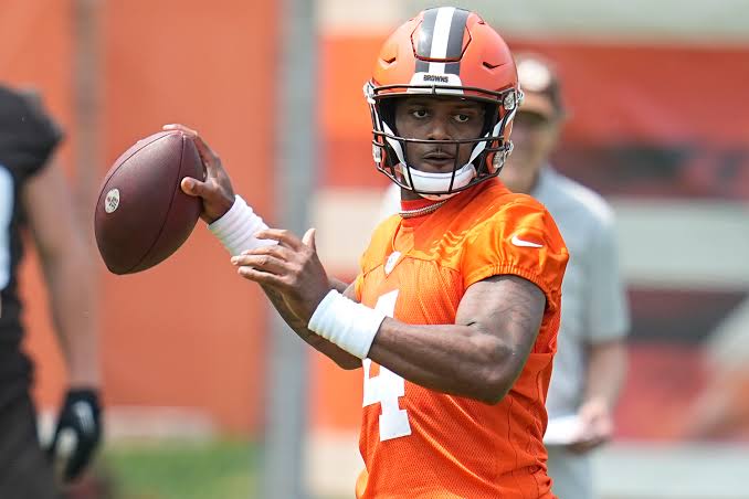 INJURY BLOW: Star QB Deshaun Watson Sidelined for 4-6 Weeks with Shoulder Injury…