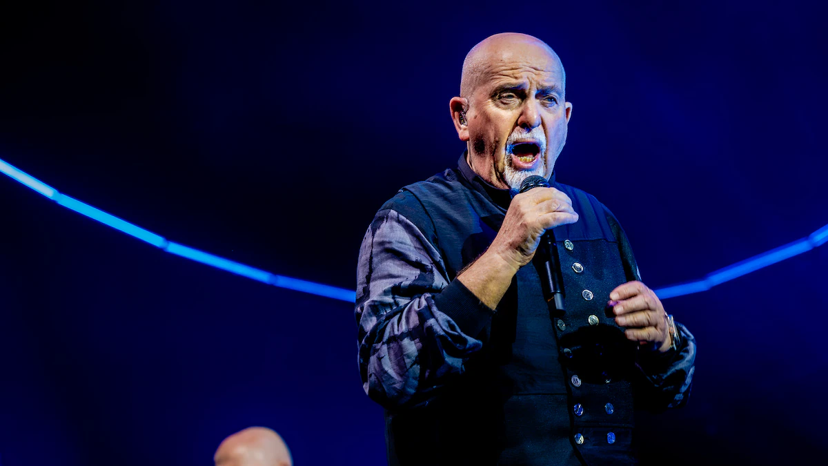 Peter Gabriel Schokt Fans: Kondigt Afscheid van Muziek aan om Carrière in Kunstmatige Intelligentie te…