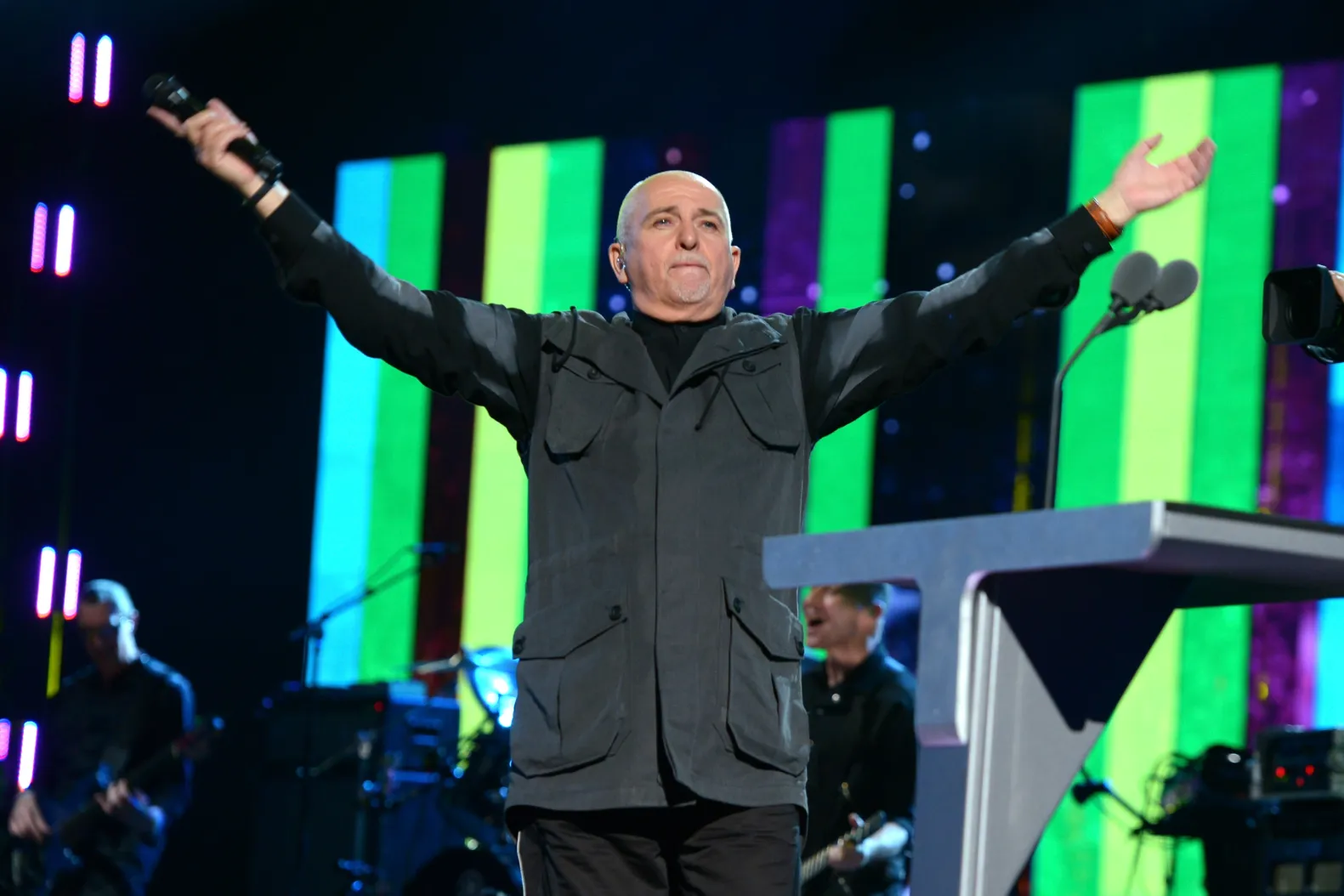 BREAKING NEWS: Peter Gabriel’s Gigantic Giveback Rock Icon Teams Up with Charity for…