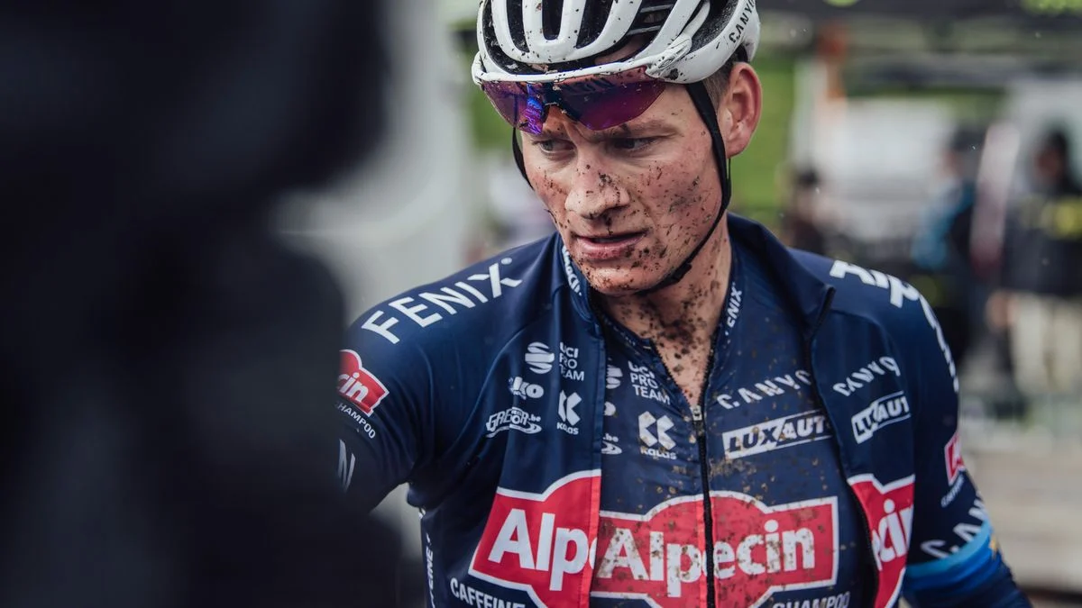 Mathieu van der Poel Strijdt Tegen Ernstige Kniepijn: Een Zorg voor de Fietstster…