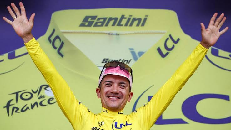 La Victoire Historique de Richard Carapaz au Tour de France : Comment la Star Équatorienne est Devenue la Première Sud-Américaine à Remporter le Précieux Maillot Jaune…