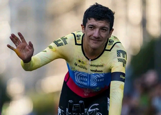 Richard Carapaz firma un contrato de asociación de varios millones: una nueva era para el ciclismo ecuatoriano… Congratulations: Richard Carapaz Signs Multi-Million Yearly Partnership Deal: A New Era for Ecuadorian Cycling…