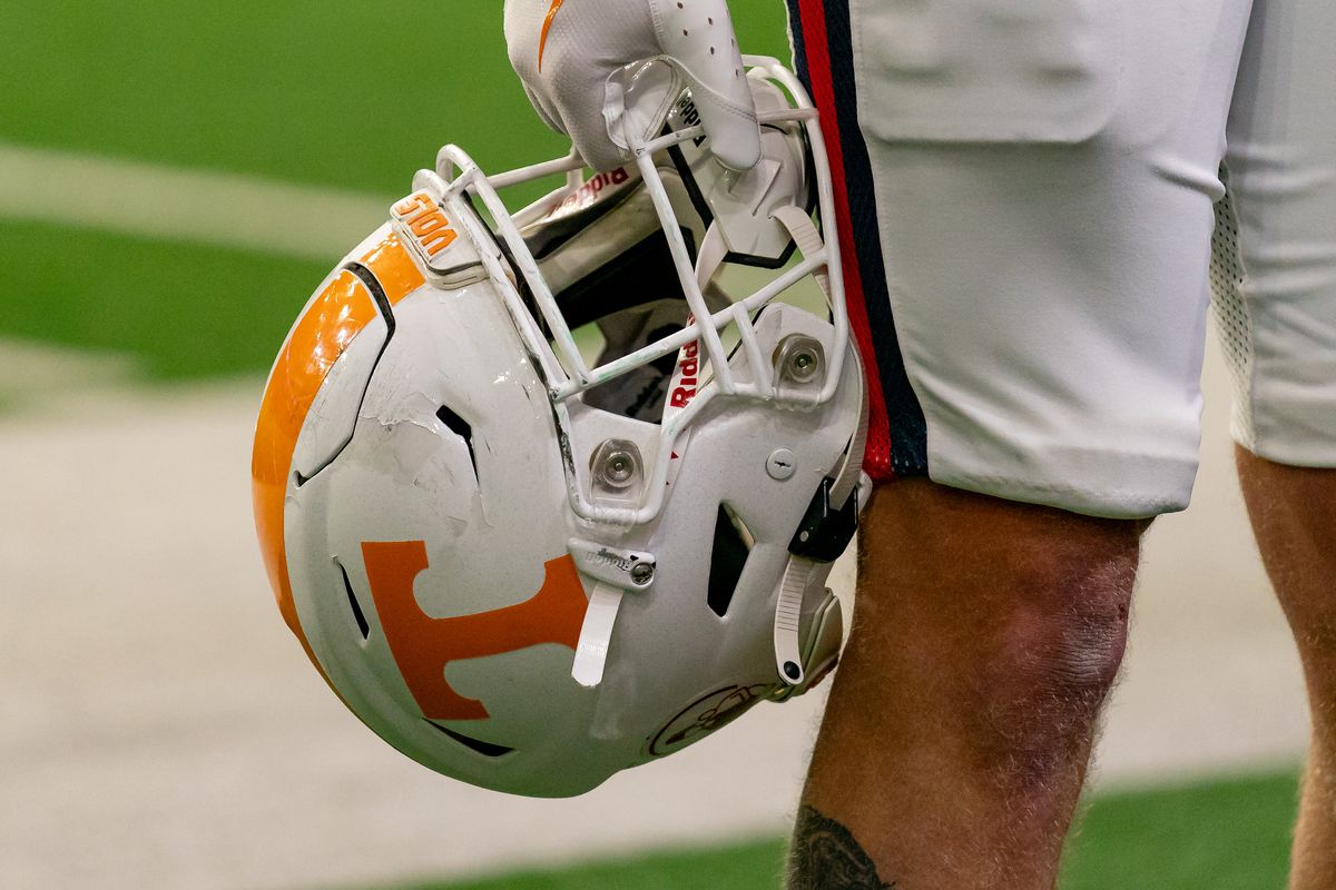 Tennessee’s 2025 Class Faces Setback: Four-Star Recruit Withdraws From…