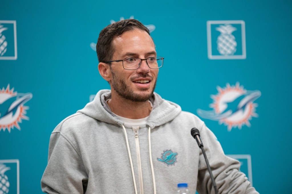 Just in: ‘The team is never the same without him; we can’t wait to see him play again.’ -Dolphins Coach Mike McDaniel in high spirits as he welcomes…