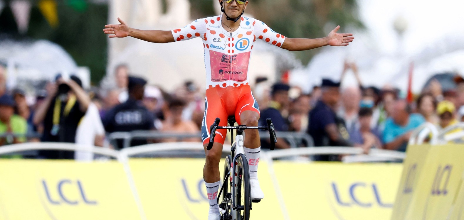 VUELTA VICTORY: Richard Carapaz Proves Mettle with Impressive…VUELTA VICTORIA: Richard Carapaz Demuestra Su Valor con Impresionante…