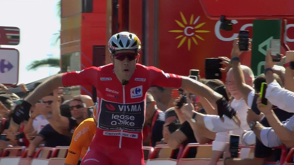 Vuelta a España Etappe 3: Van Aert Behaalt Overwinning in een…..Vuelta a España Stage 3: Van Aert Claims Victory in a…..